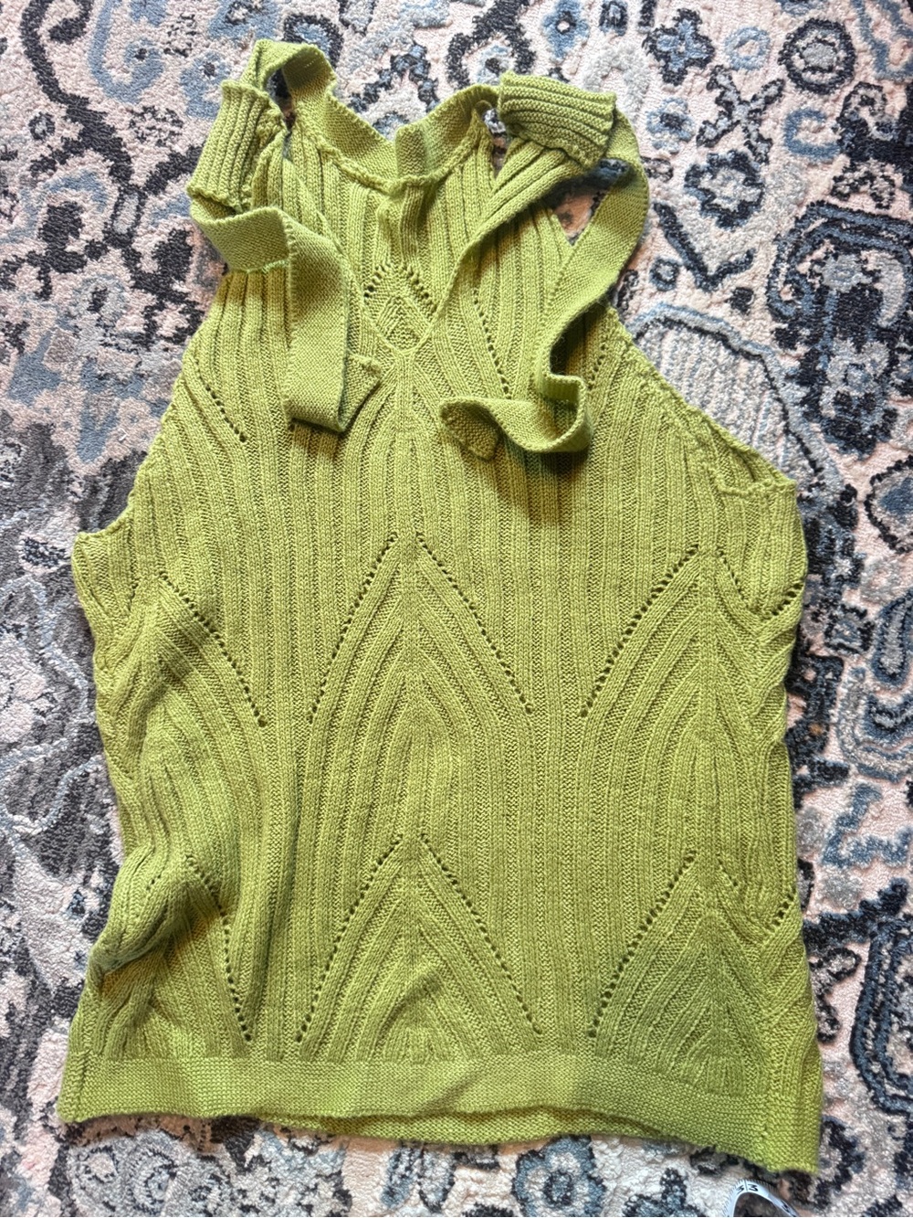 Women’s L Sweater Tank with tie